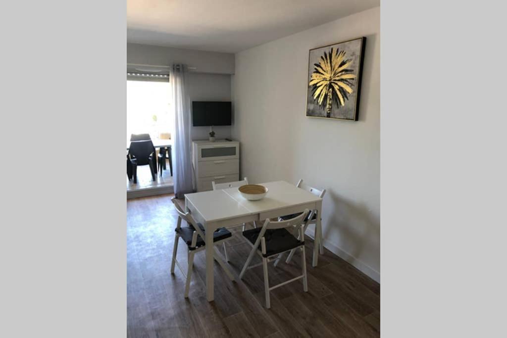 Studio Port De Hyeres Proche Des Plages Екстериор снимка