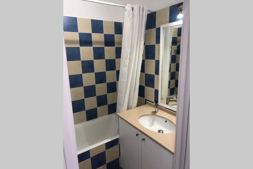 Studio Port De Hyeres Proche Des Plages Екстериор снимка