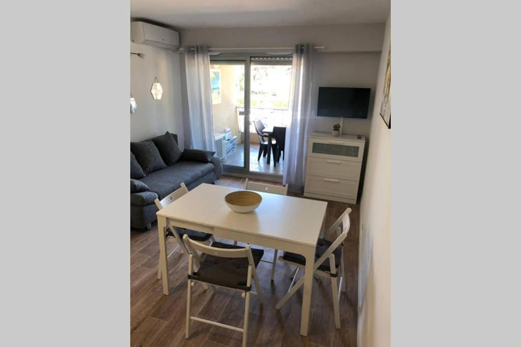 Studio Port De Hyeres Proche Des Plages Екстериор снимка